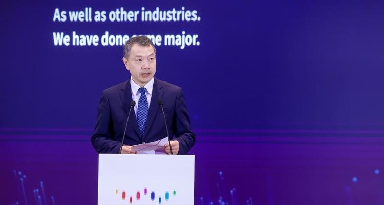 当 AI 与数学在上海相遇:2025 WAIC背后的智慧革命